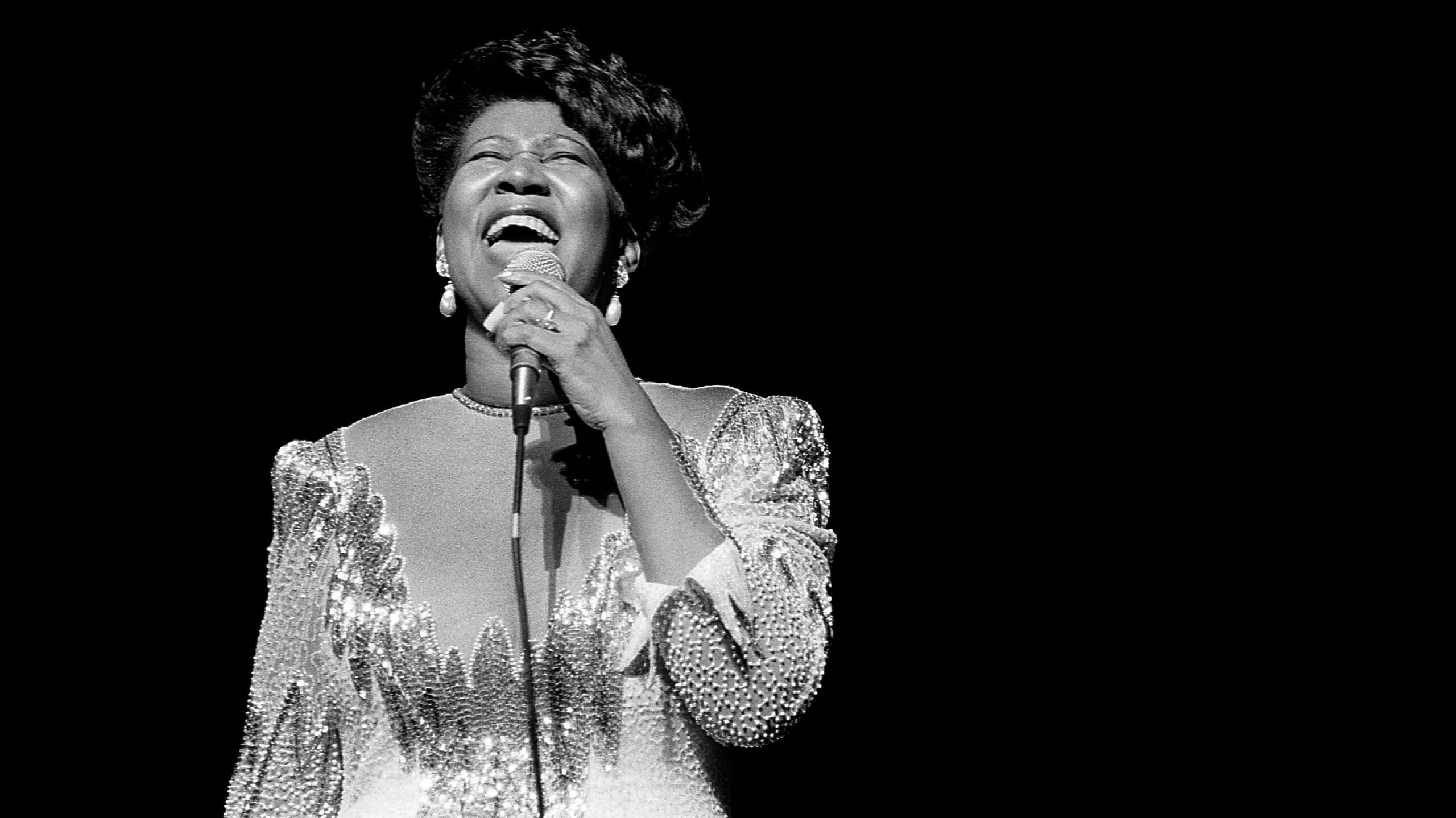 Singer Aretha Franklin performs at the Chicago Theater in Chicago, Illinois on January 1986. - Getty Images