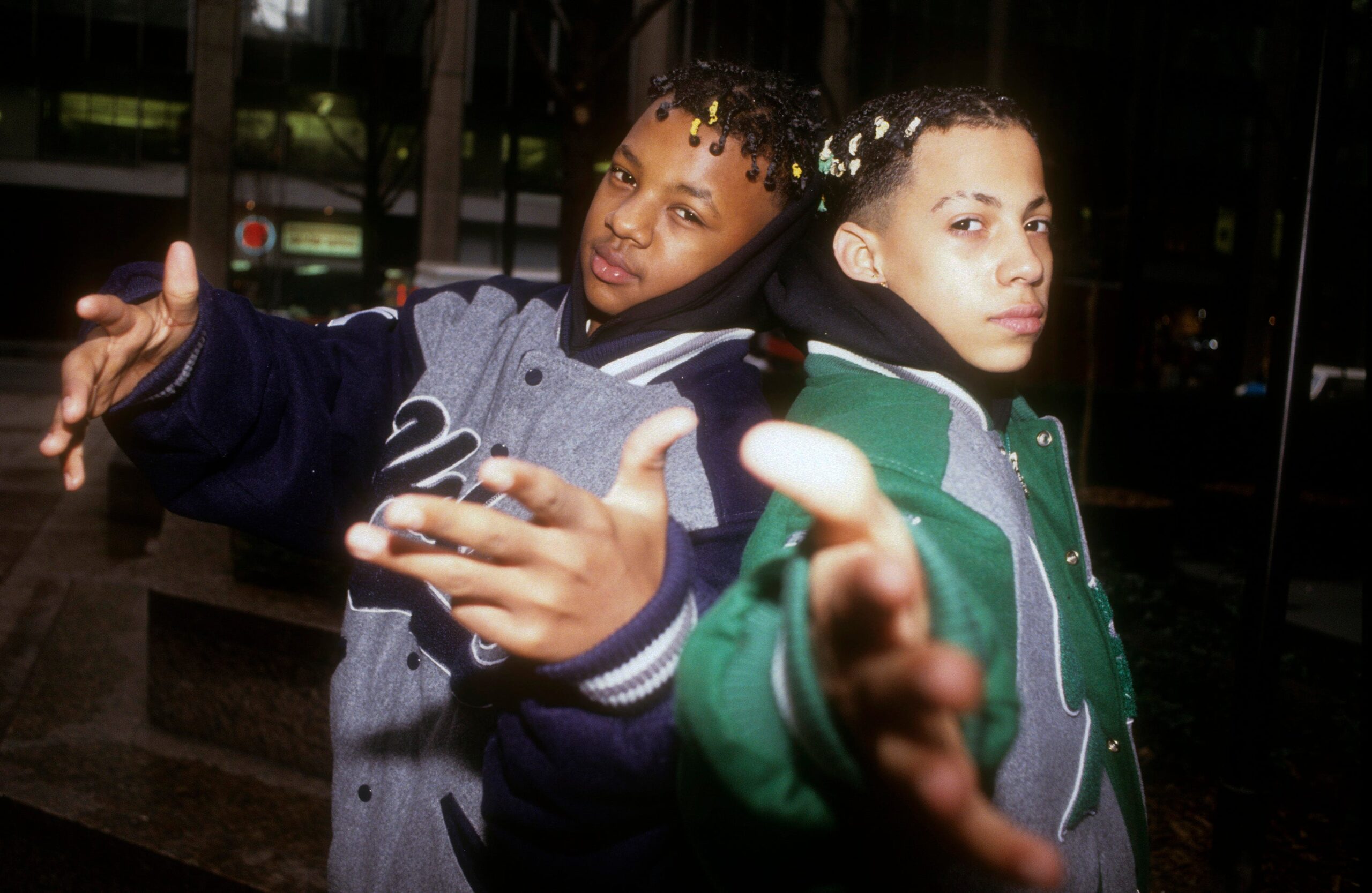 NEW YORK, NEW YORK—FEBRUARY 24: Rap group Kris Kross ( aka Chris “Mac Daddy” Kelly and Chris “Daddy Mac” Smith) appears in a portrait taken on February 24, 1992 in New York City. Photo: Getty Images Al Pereira/Michael Ochs Archives