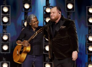 How Tracy Chapman Told Luke Combs’ He Was Singing the Wrong Lyrics on ‘Fast Car’