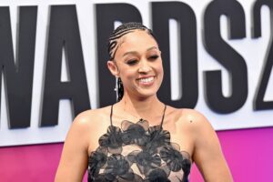 Black Twitter Reacts to Tia Mowry Declaring She’s Looking for ‘My Prince Harry’ and…Lord!