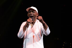Black Celebs Pay Tribute to Frankie Beverly