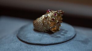 Story of Tupac’s ‘Crown’ Ring, Central in Drake, Kendrick Lamar Beef