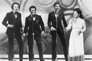 How Blonde Bombshell Farrah Fawcett Inspired Gladys Knight’s Biggest R&B Hit