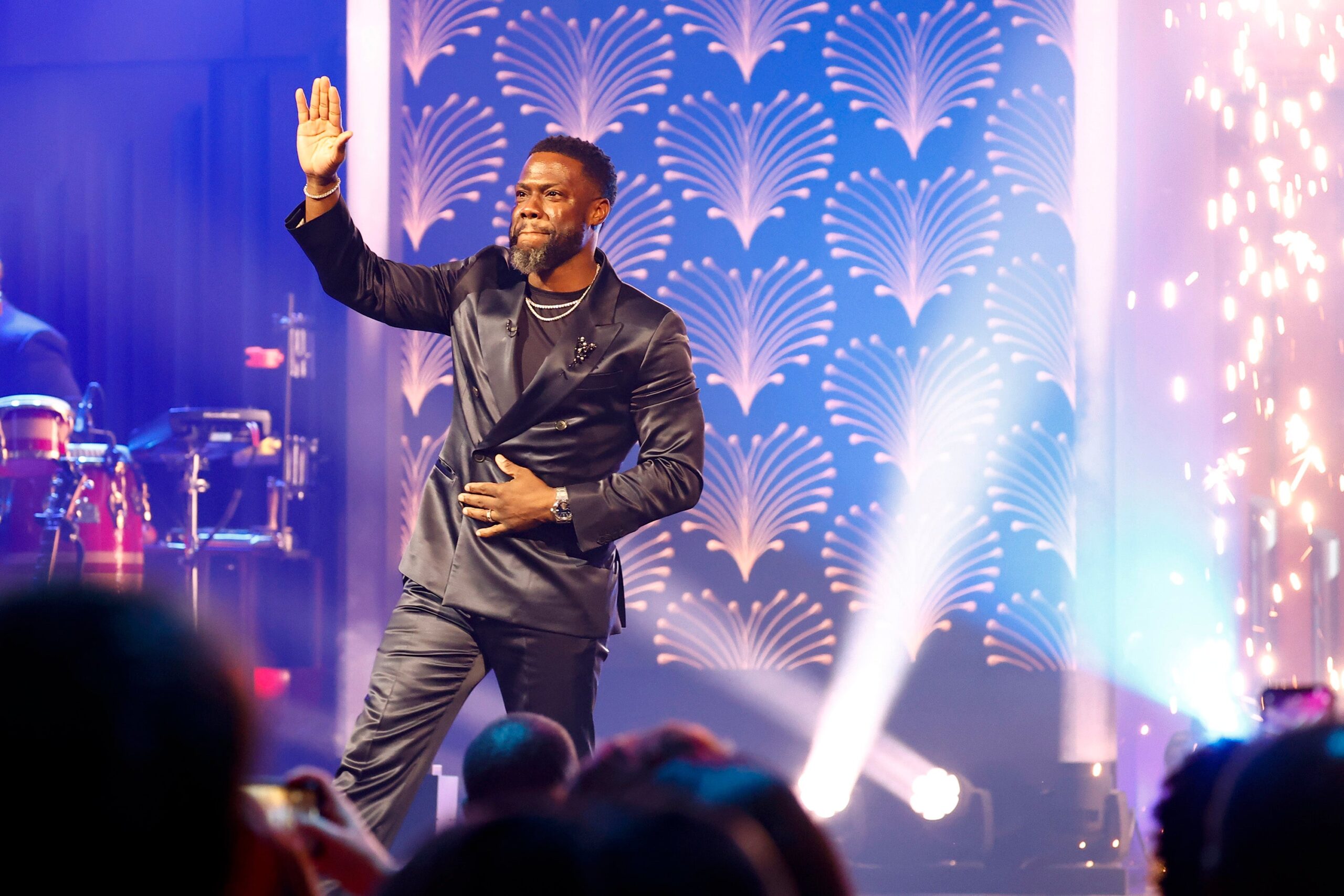 WASHINGTON, DC - MARCH 24: Kevin Hart speaks on stage during the 25th Annual Mark Twain Prize For American Humor at The Kennedy Center on March 24, 2024 in Washington, DC. Photo: Getty Images Paul Morigi