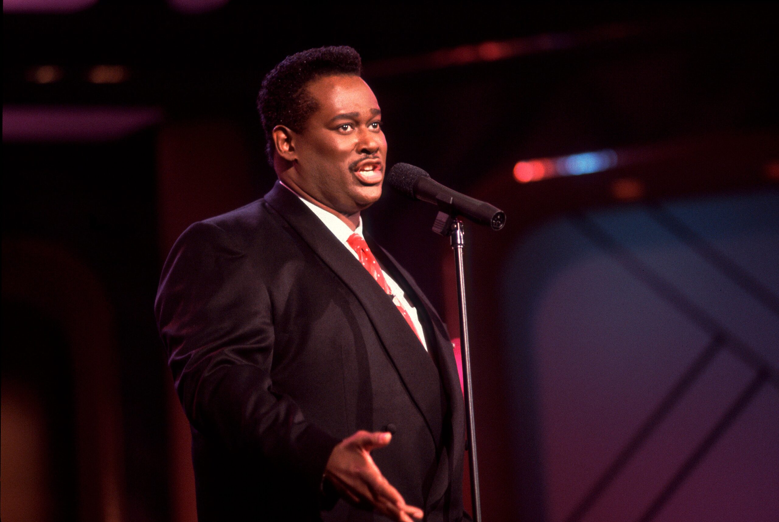 American musician Luther Vandross (1951 - 2005) performs on the ‘Oprah Winfrey Show,’ Chicago, Illinois, June 24, 1991. Photo: Getty Images Paul Natkin