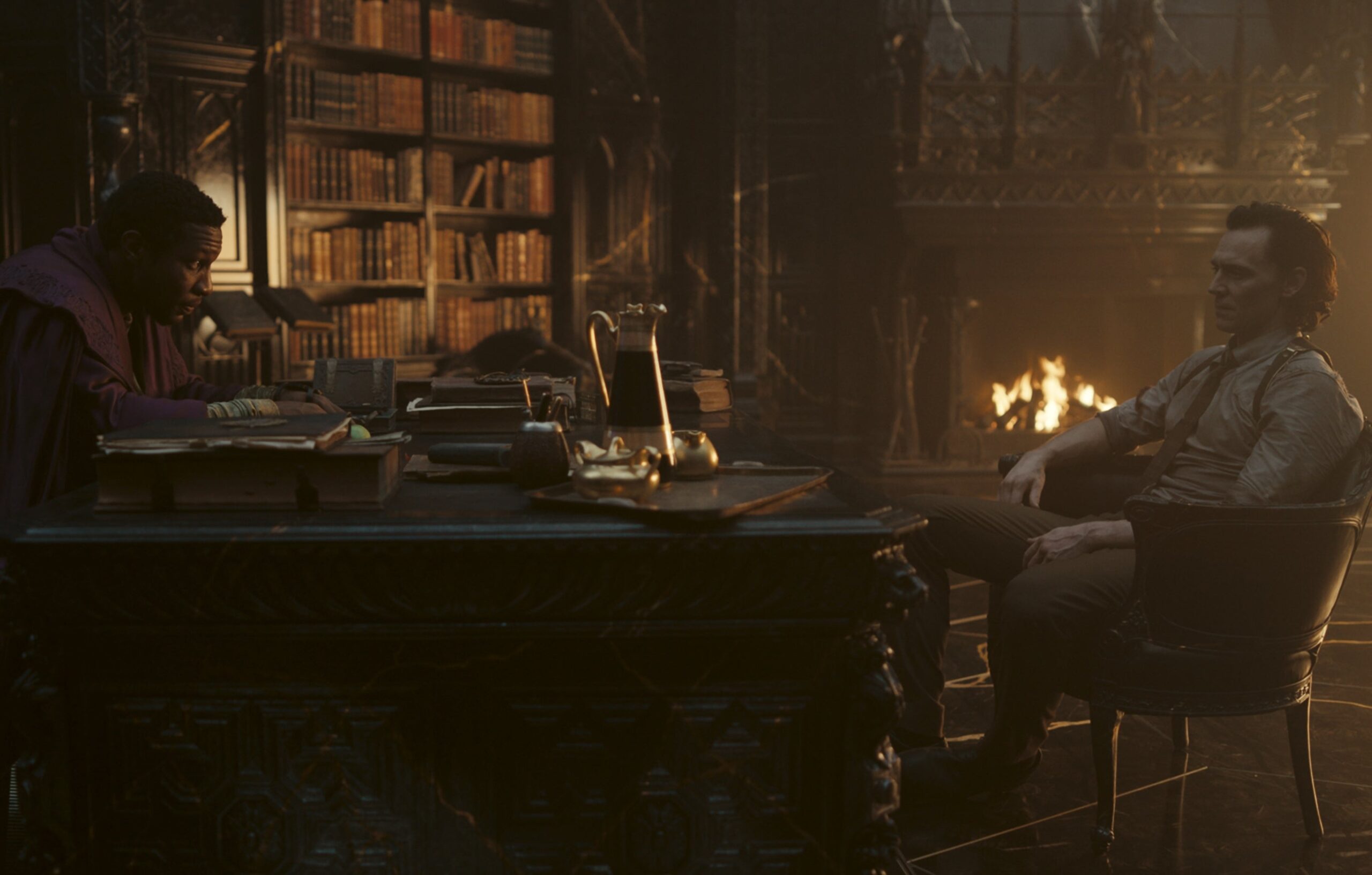 (L-R): Jonathan Majors as Victor Timely and Tom Hiddleston as Loki in Marvel Studios’ LOKI. Photo: Marvel Studios