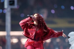SZA Makes a Deal With Young Fan to Prevent Them From Making This Dangerous Move