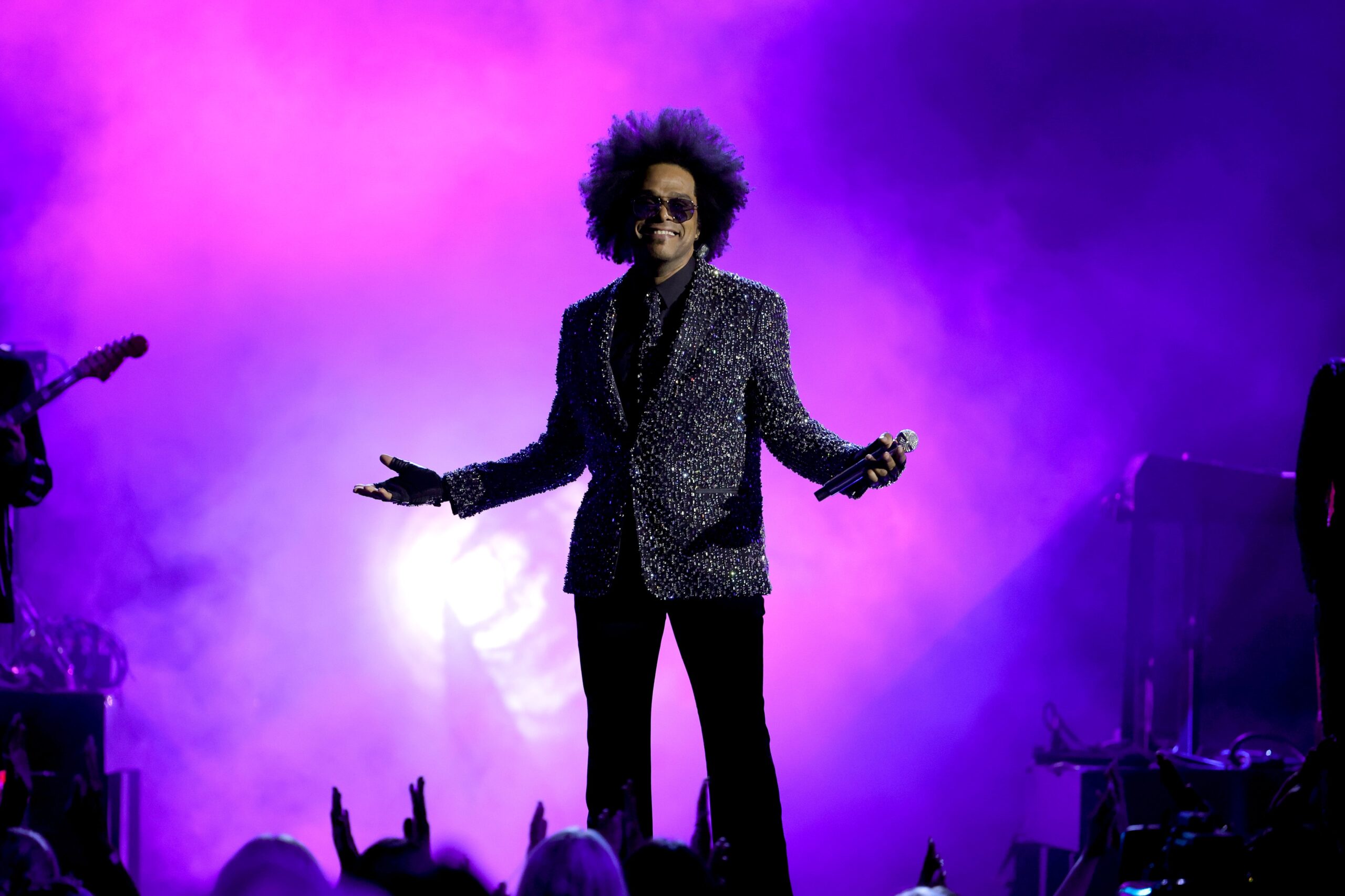 Maxwell performs onstage during the 2022 Billboard Music Awards at MGM Grand Garden Arena on May 15, 2022 in Las Vegas, Nevada. Photo: Getty Images Ethan Miller