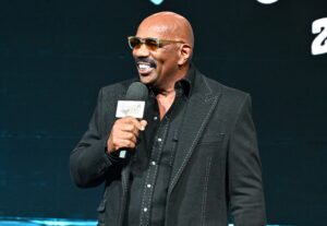 Steve Harvey Apologizes, Reveals Who Was to Blame for Viral Tweet About Unfunny Comedians