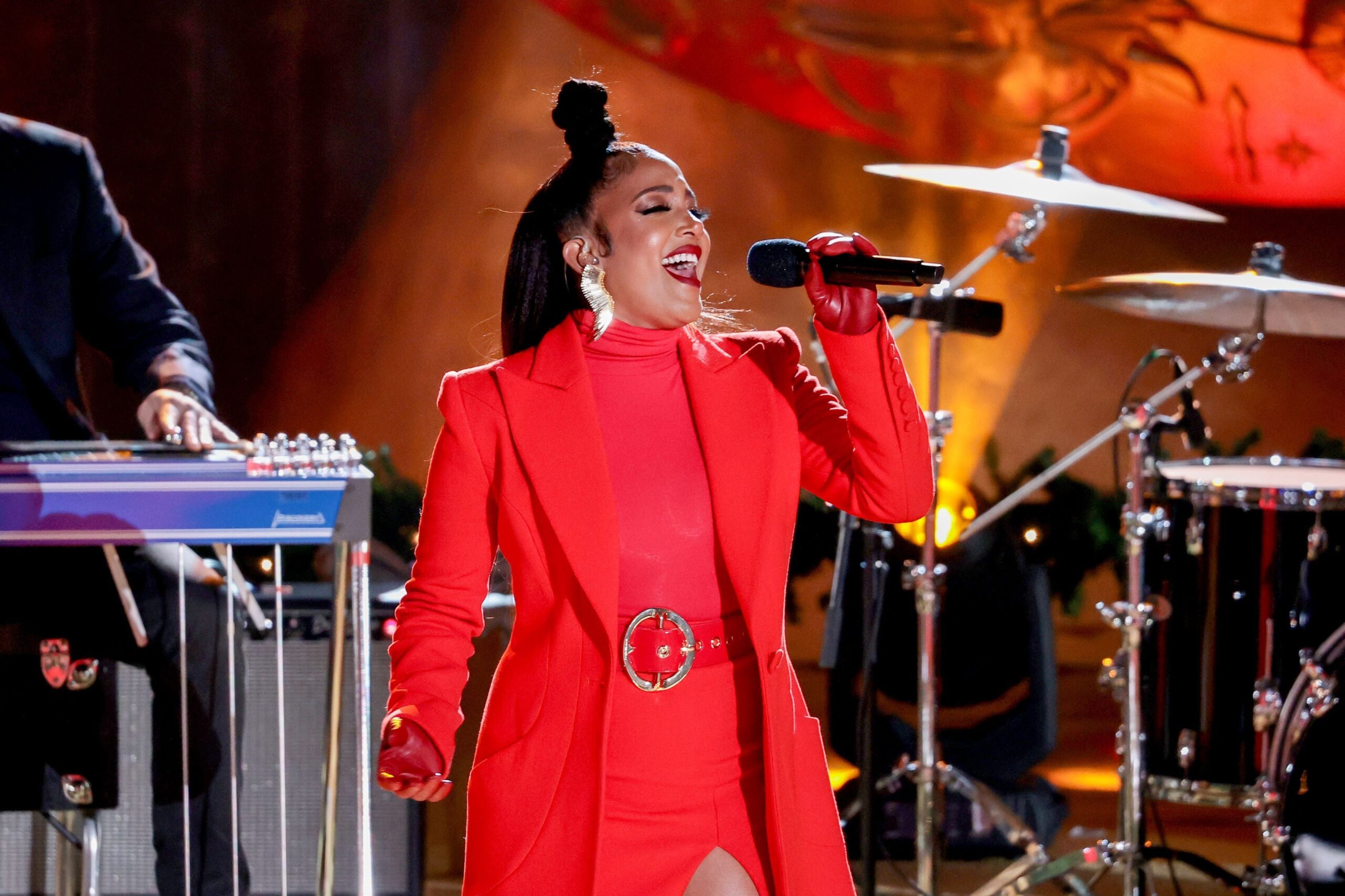 NEW YORK, NEW YORK - DECEMBER 01: Mickey Guyton performs onstage during the Rockefeller Center Christmas Tree Lighting Ceremony on December 01, 2021 in New York City. (Photo by Dimitrios Kambouris/Getty Images) Photo: Getty Images Dimitrios Kambouris