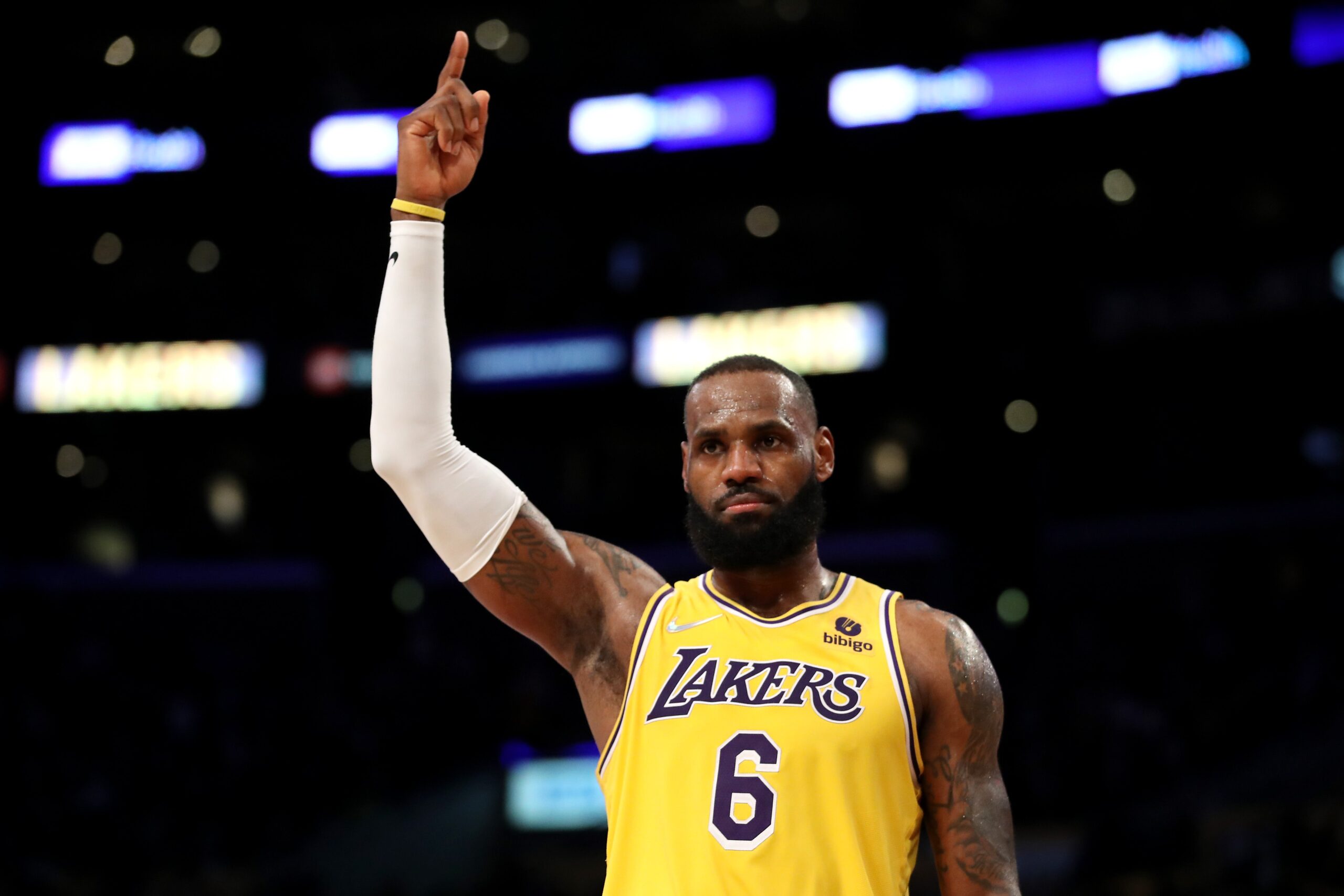 LOS ANGELES, CALIFORNIA - JANUARY 17: LeBron James #6 of the Los Angeles Lakers reacts to a play during the fourth quarter against the Utah Jazz at Crypto.com Arena on January 17, 2022 in Los Angeles, California. (Photo by Katelyn Mulcahy/Getty Images) Photo: Getty Images Katelyn Mulcahy
