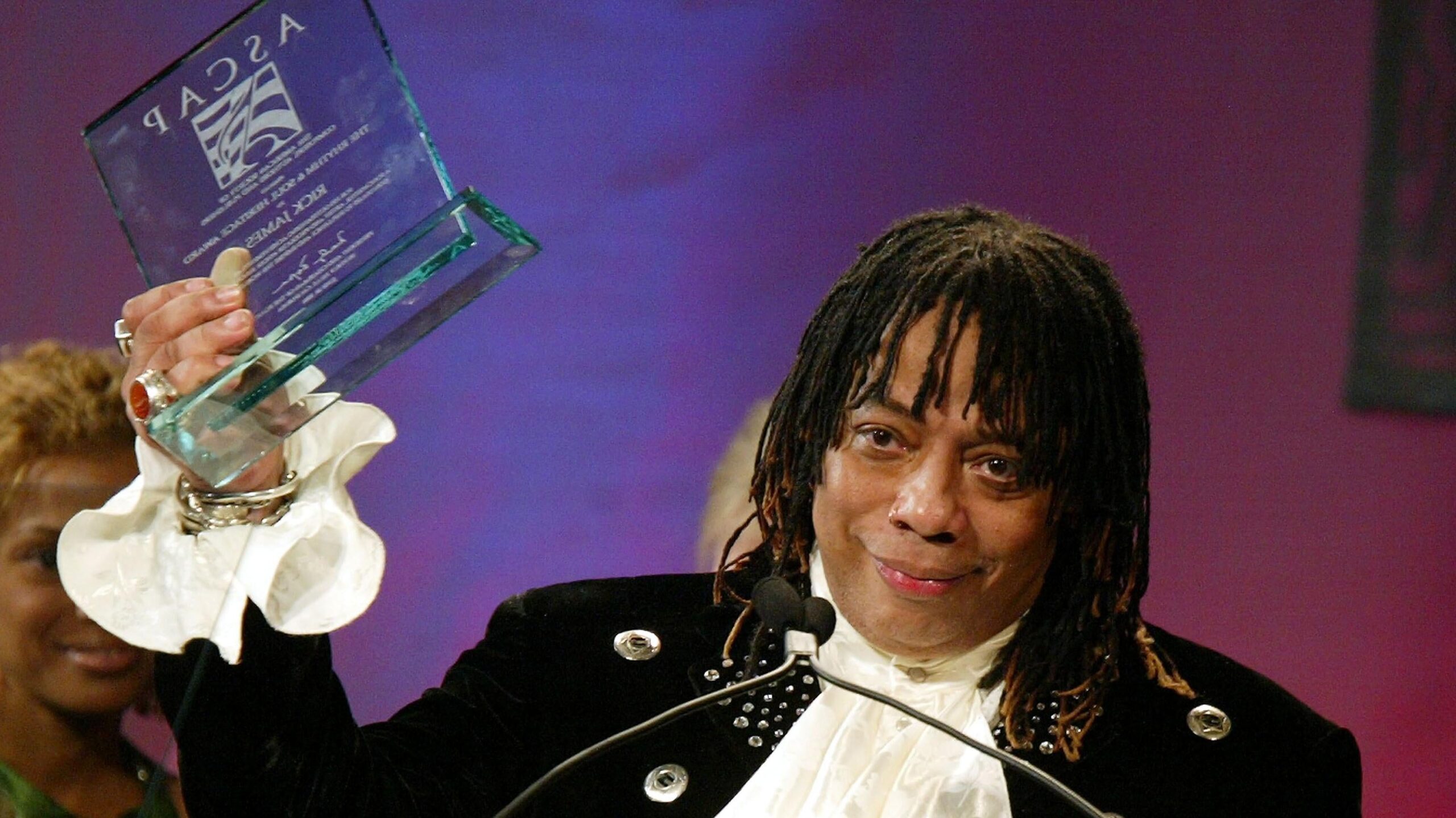 Rick James receives the Heritage Award at ASCAP’s 17th Annual Rhythm & Soul Music Awards on June 28, 2004 in Los Angeles, California. Photo: Getty Images Kevin Winter