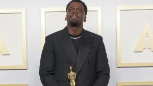 Daniel Kaluuya's Reaction to Reporter's Misguided Question on Oscars Night Is an Eternal Mood