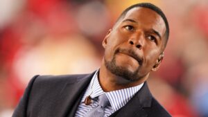 Michael Strahan Without the Gap? Sorry to This Man [UPDATED]
