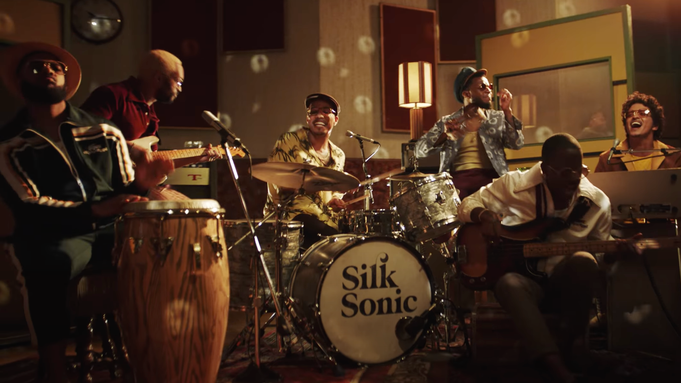 Anderson .Paak, Bruno Mars, Silk Sonic – “Leave the Door Open” Screenshot: YouTube