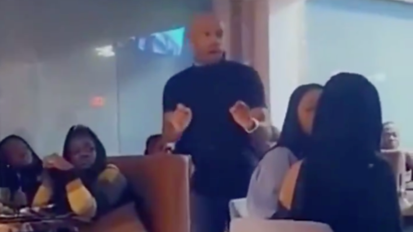 TRUE Kitchen owner confronts woman twerking at his restaurant. Screenshot: Twitter