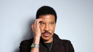 Lionel Richie Has Considered Writing a Song Similar to 'We Are the World' in the Coronavirus Era