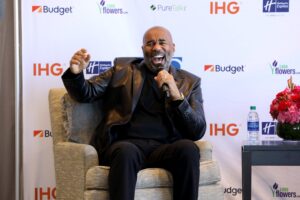 NBC Drops Steve Harvey’s Talk Show, Replaces Him With Kelly Clarkson