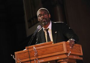 Isaiah Washington Comes for Barack Obama, High Fives Trump Along the Way