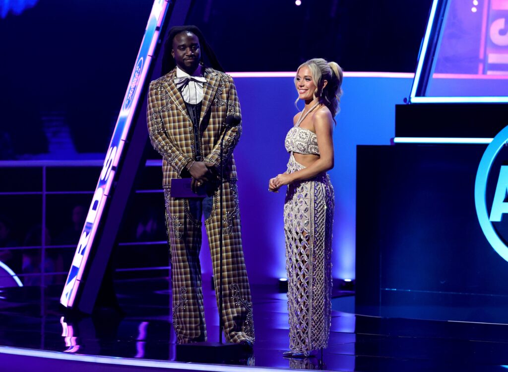 Shaboozey Threw Blackity-Black Shade at His White American Music Awards Co-Presenter, and Social Media is Loving It